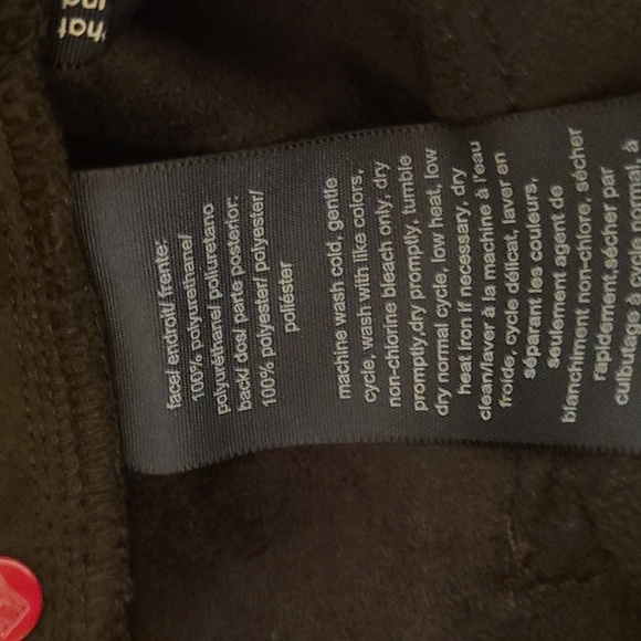 Nwt Tommy Hilfiger faux flex leather. - Picture 8 of 8